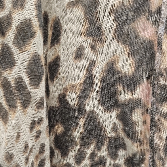 NWT Vince Camuto Animal Print Kimono Cardigan One Size Neutral Lightweight Wrap - Picture 2 of 9